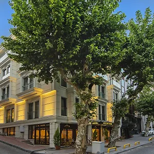 Grand Naki Estambul